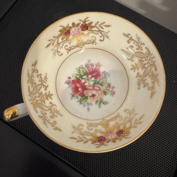 Vintage Elegant Cream and Gold Mug with Floral Design - Picture 2 of 5